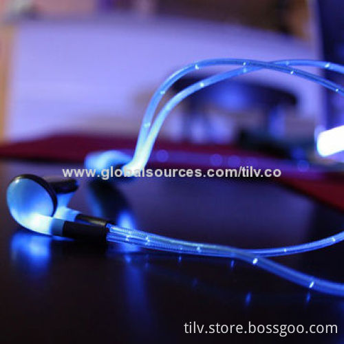 2014 Fashion 3.5mm Flash Light Up Earphones with Microphone